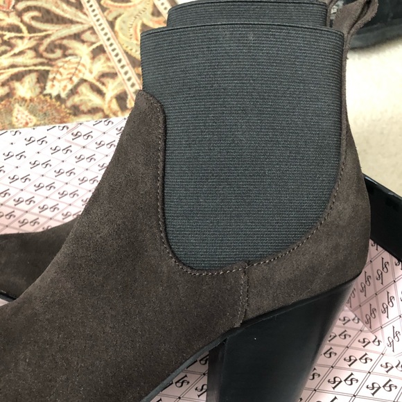 Victoria’s Secret Angel Booties - Picture 5 of 7